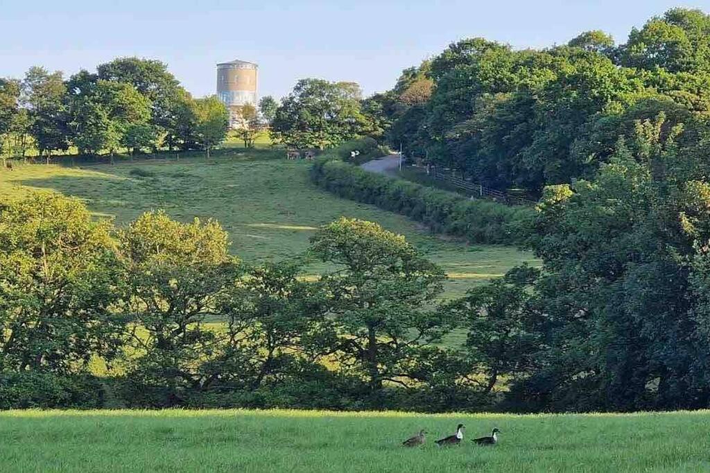 Luxury Converted Water Tower In Flockton Villa Emley Eksteriør bilde