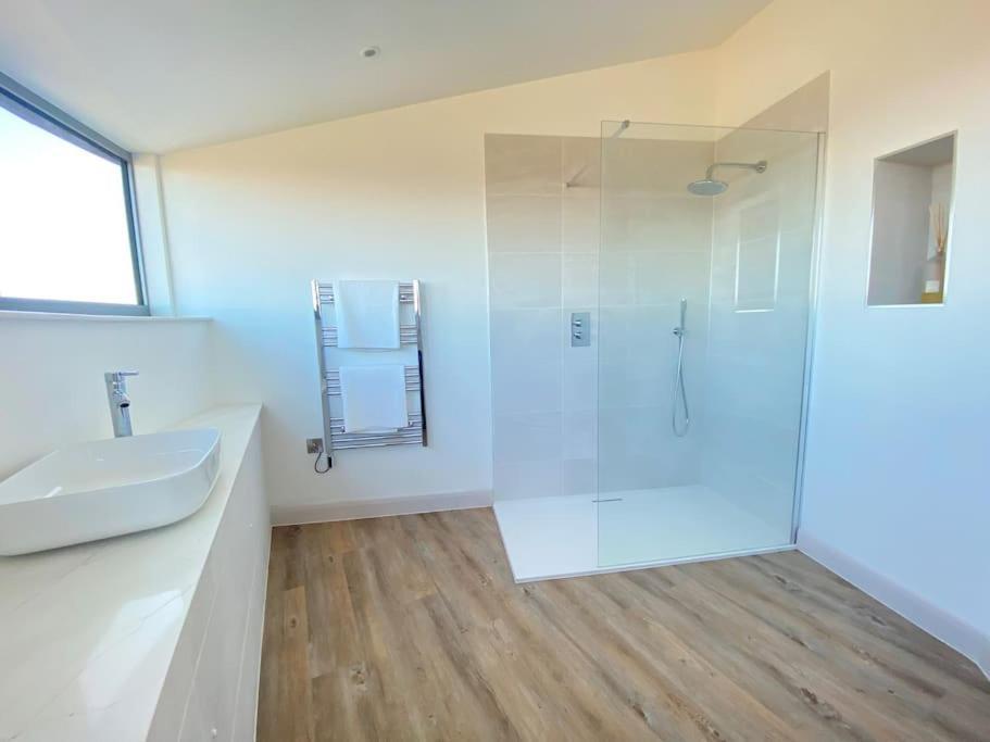 Luxury Converted Water Tower In Flockton Villa Emley Eksteriør bilde